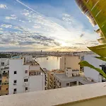 Sliema Mainstreet Designer Suite 12 With Shared Rooftop Pool And Bbq