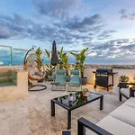 Sliema Mainstreet Designer Suite 12 With Shared Rooftop Pool And Bbq