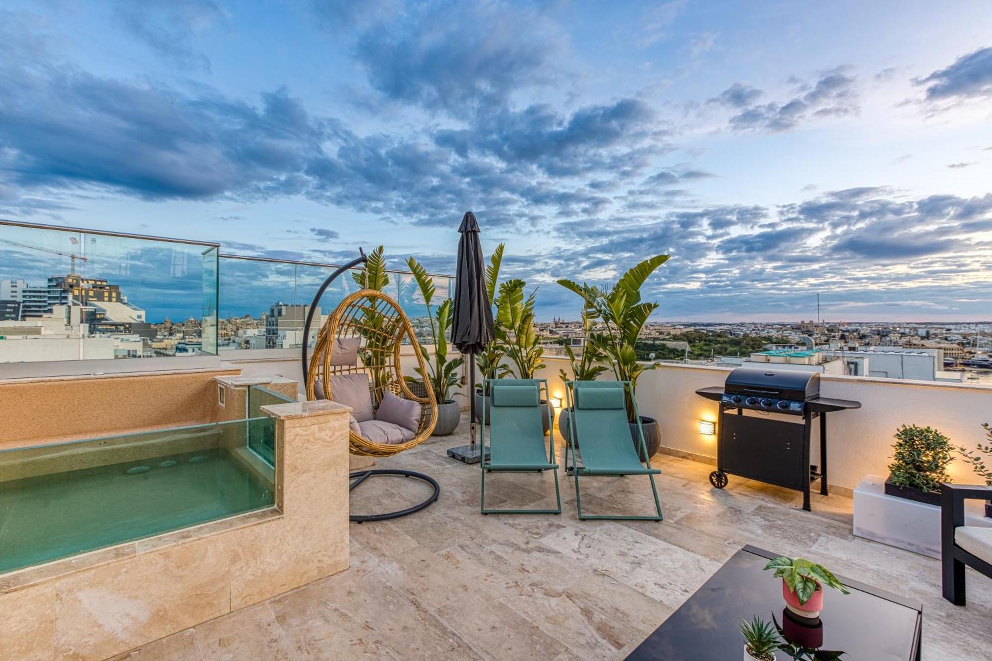 Mainstreet Designer 12 With Shared Rooftop Pool And Bbq Apartment Sliema