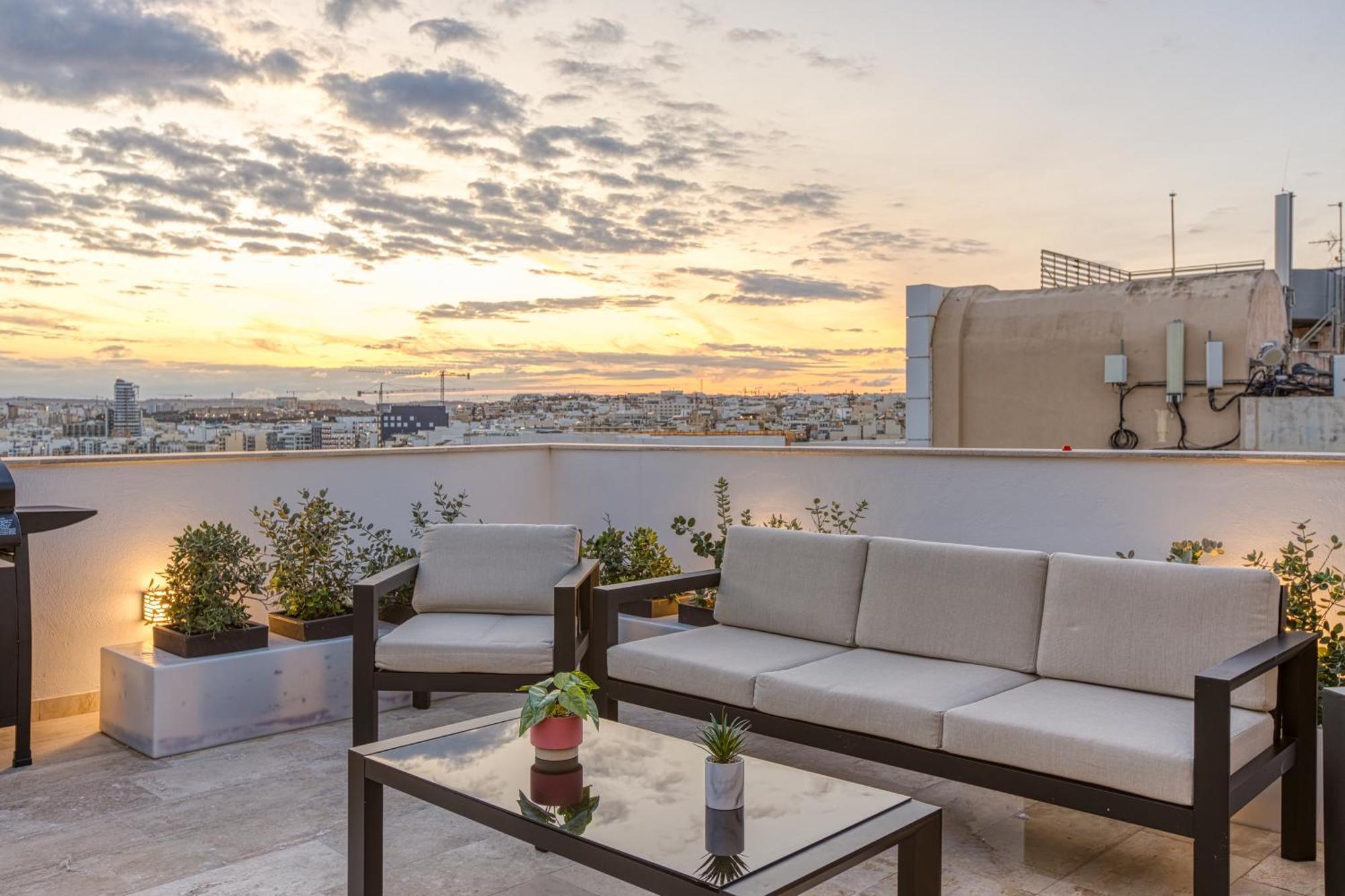 Mainstreet Designer 12 With Shared Rooftop Pool And Bbq *